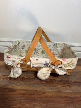 Longaberger Floral Lined Woven Basket with Wooden Handles and protector